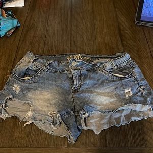 Short jean shorts